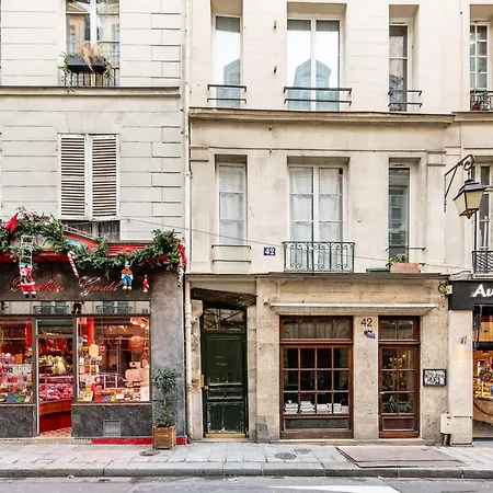 Magnifique Studette Au Coeur De L'ile Saint Louis Paris