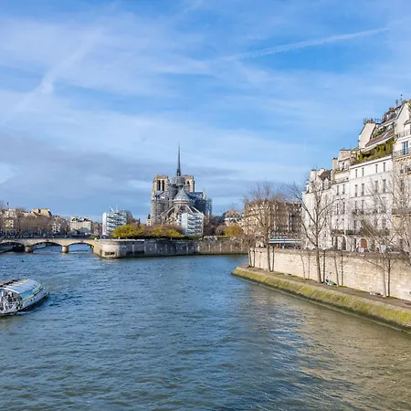 Magnifique Studette Au Coeur De L'ile Saint Louis *